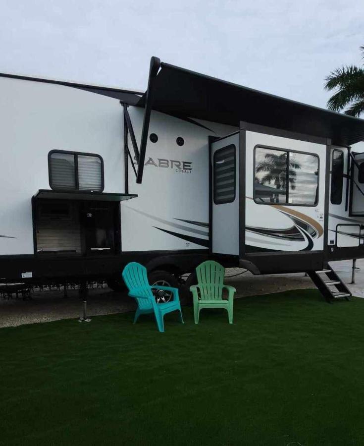 So "Time To Wander" Pet Friendly And Free Early Check-In! Villa Fort Myers Exterior photo
